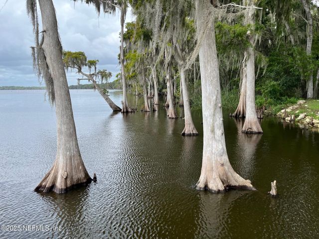 120 JULY Avenue, Georgetown, FL 32139