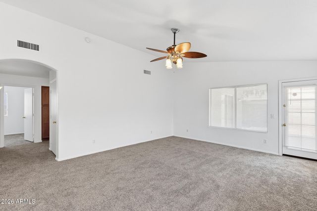 8950 W HOLLY Street, Phoenix, AZ 85037
