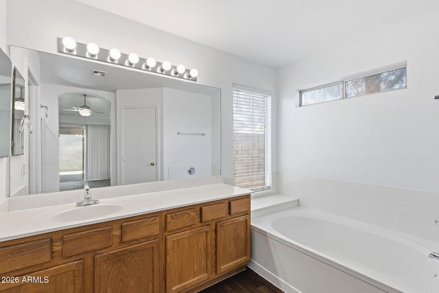 8950 W HOLLY Street, Phoenix, AZ 85037