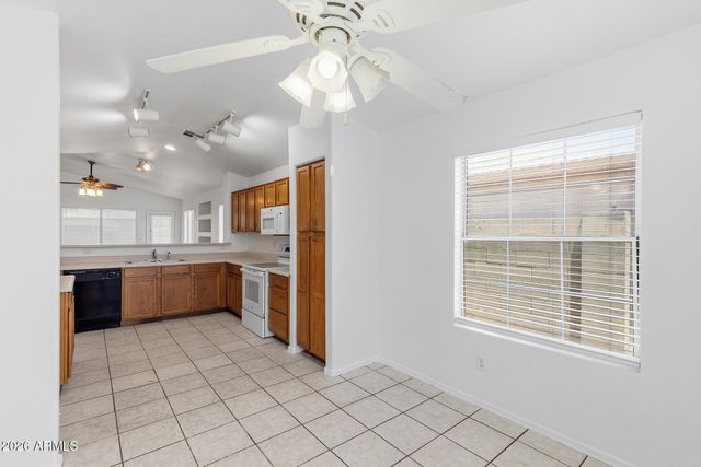 8950 W HOLLY Street, Phoenix, AZ 85037