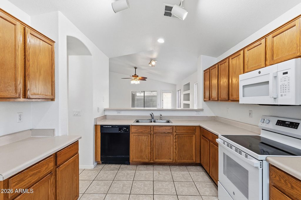 8950 W HOLLY Street, Phoenix, AZ 85037 — photo 3