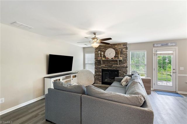 4995 Longburn Lane, Kernersville, NC 27284