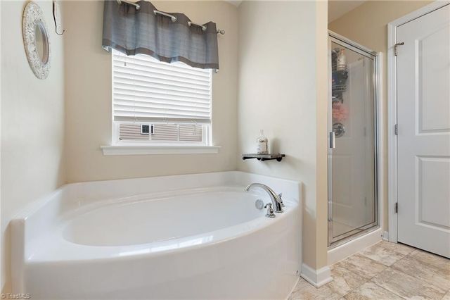 4995 Longburn Lane, Kernersville, NC 27284