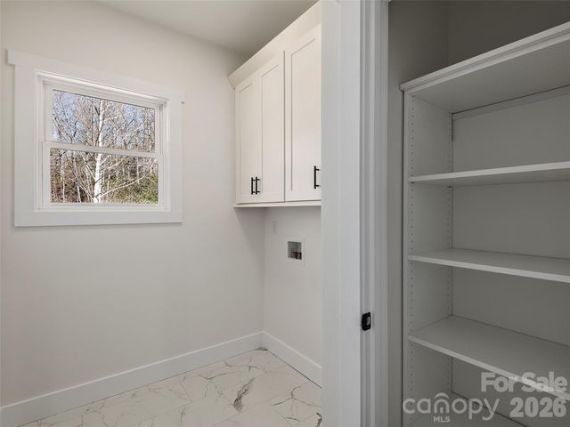 399 Crystal Heights Drive, Hendersonville, NC 28739