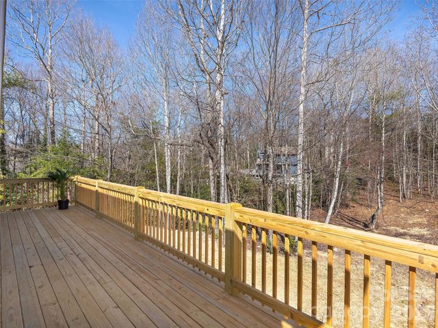 399 Crystal Heights Drive, Hendersonville, NC 28739