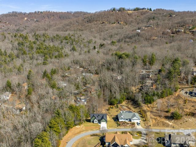 399 Crystal Heights Drive, Hendersonville, NC 28739