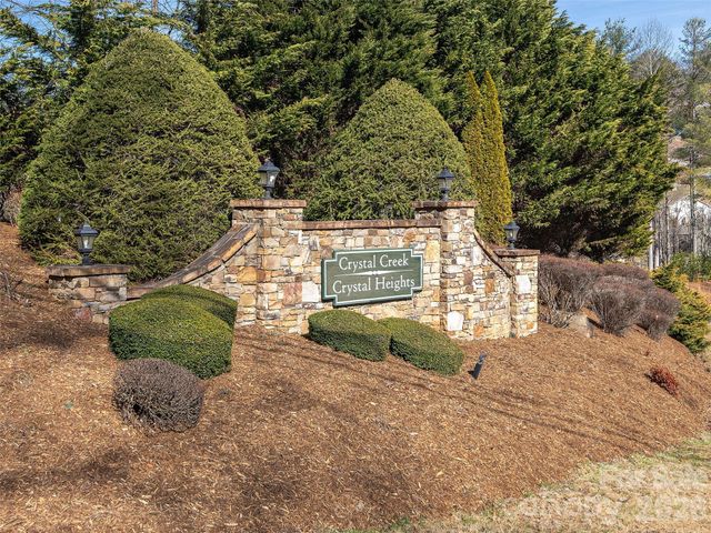 399 Crystal Heights Drive, Hendersonville, NC 28739