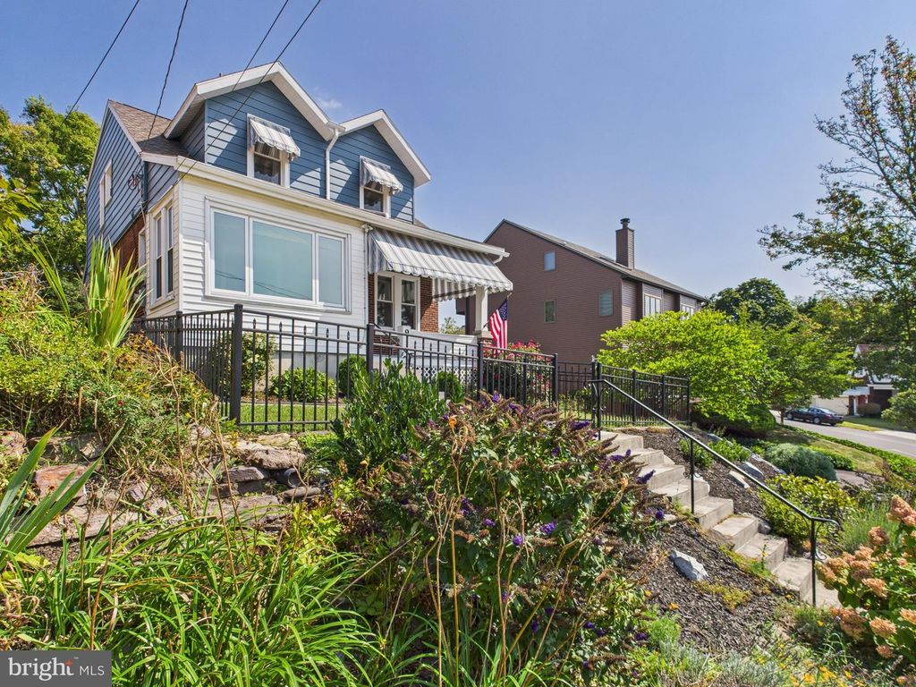 9 FORT ST, Lemoyne, PA 17043