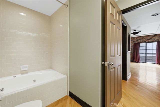 14960 Dickens Street 303, Sherman Oaks, CA 91403