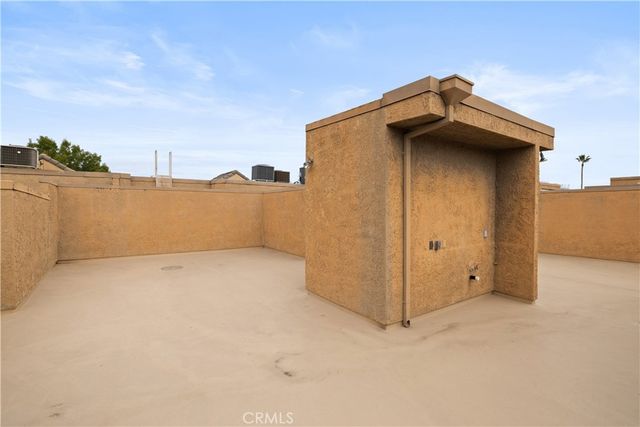 14960 Dickens Street 303, Sherman Oaks, CA 91403