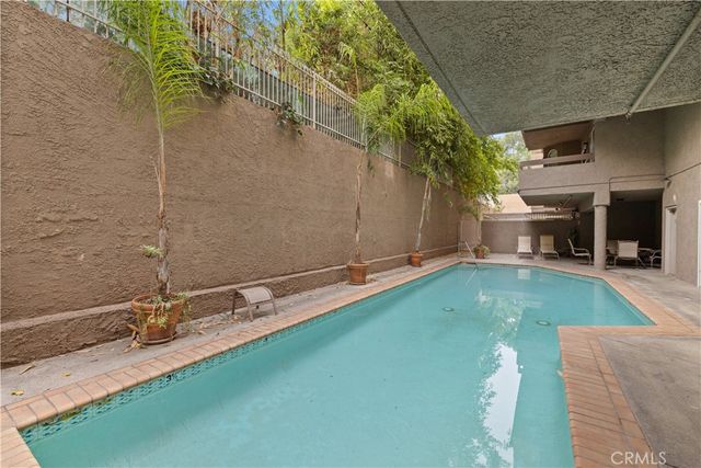 14960 Dickens Street 303, Sherman Oaks, CA 91403