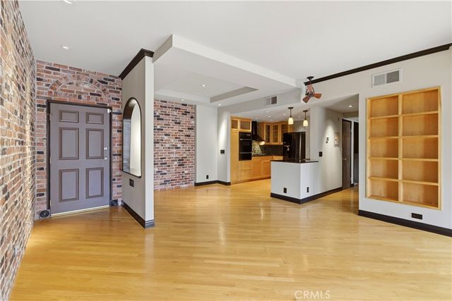 14960 Dickens Street 303, Sherman Oaks, CA 91403