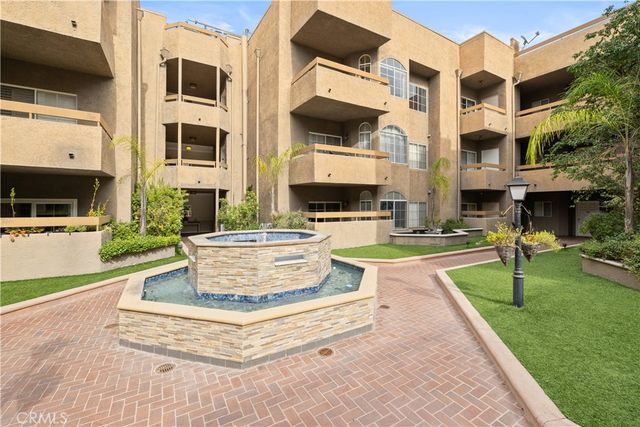 14960 Dickens Street 303, Sherman Oaks, CA 91403