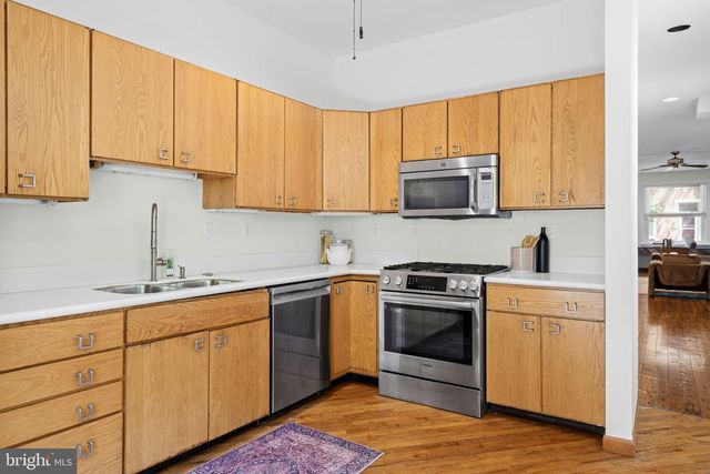 2424 LOMBARD ST, Philadelphia, PA 19146