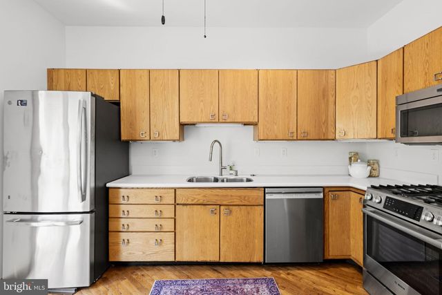 2424 LOMBARD ST, Philadelphia, PA 19146