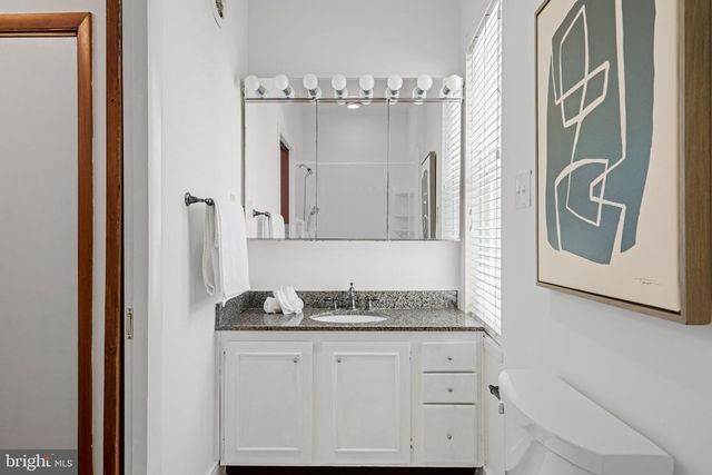 2424 LOMBARD ST, Philadelphia, PA 19146