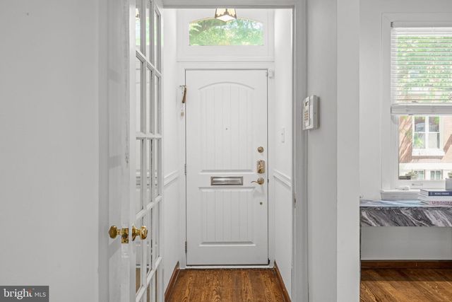 2424 LOMBARD ST, Philadelphia, PA 19146