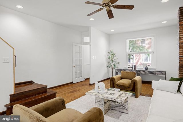 2424 LOMBARD ST, Philadelphia, PA 19146