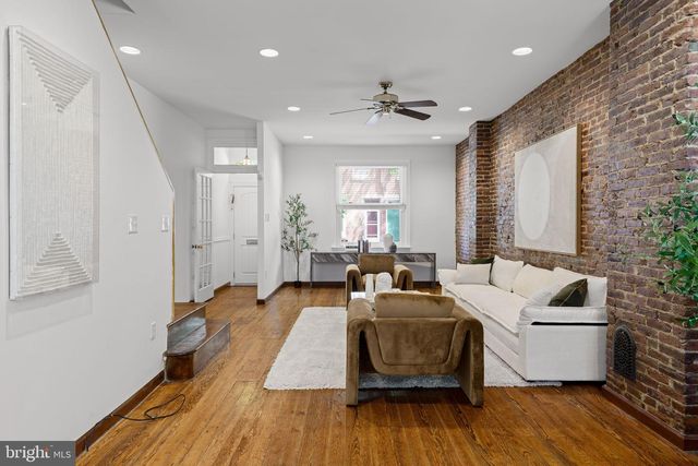 2424 LOMBARD ST, Philadelphia, PA 19146