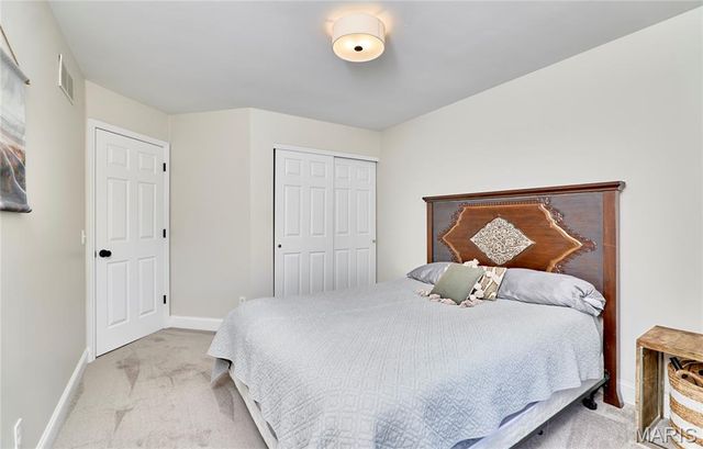 1116 S Charlemagne Drive, Lake St Louis, MO 63367