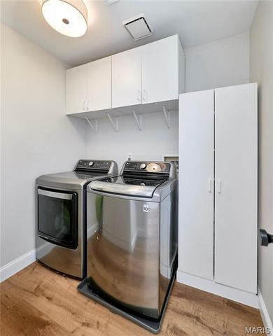 1116 S Charlemagne Drive, Lake St Louis, MO 63367