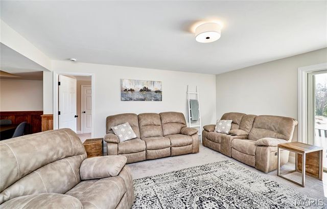 1116 S Charlemagne Drive, Lake St Louis, MO 63367