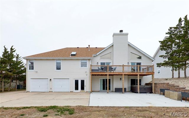 1116 S Charlemagne Drive, Lake St Louis, MO 63367