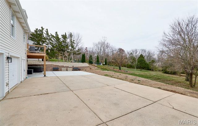 1116 S Charlemagne Drive, Lake St Louis, MO 63367