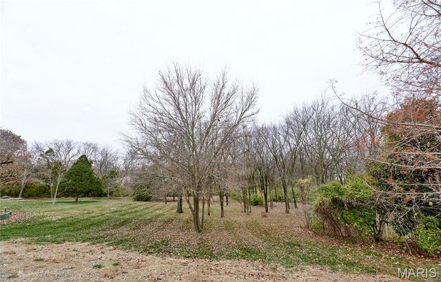 1116 S Charlemagne Drive, Lake St Louis, MO 63367