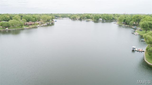 1116 S Charlemagne Drive, Lake St Louis, MO 63367