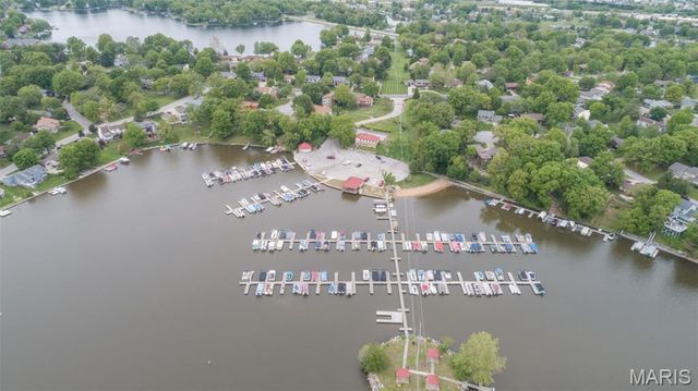 1116 S Charlemagne Drive, Lake St Louis, MO 63367