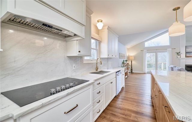 1116 S Charlemagne Drive, Lake St Louis, MO 63367