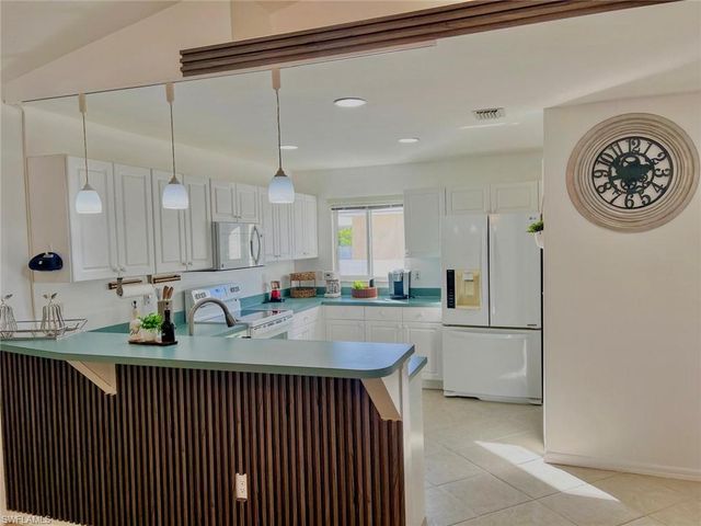 1124 47th ST, Cape Coral, FL 33914