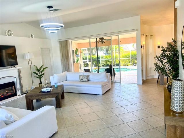 1124 47th ST, Cape Coral, FL 33914