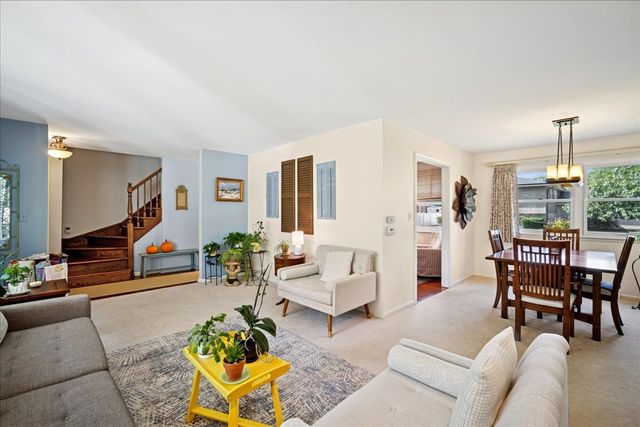 1014 S Grace Street, Mount Prospect, IL 60056