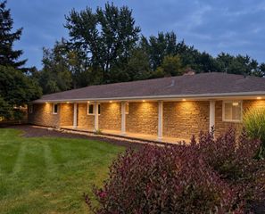 22W689 Elmwood Drive, Glen Ellyn, IL 60137