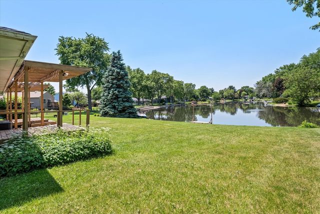 33 Somerset Road, Montgomery, IL 60538