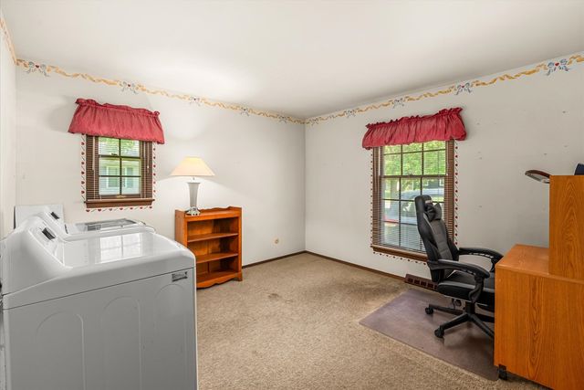 33 Somerset Road, Montgomery, IL 60538