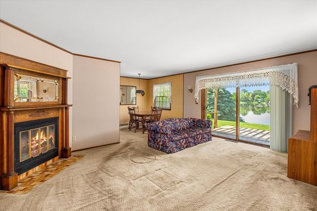 33 Somerset Road, Montgomery, IL 60538