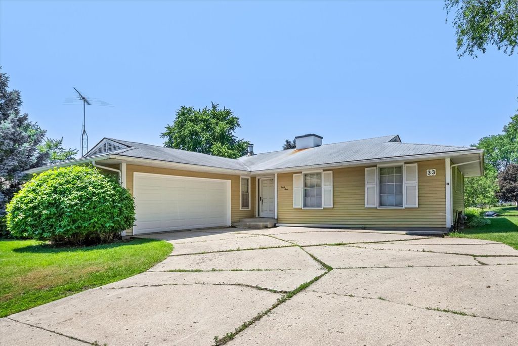 33 Somerset Road, Montgomery, IL 60538