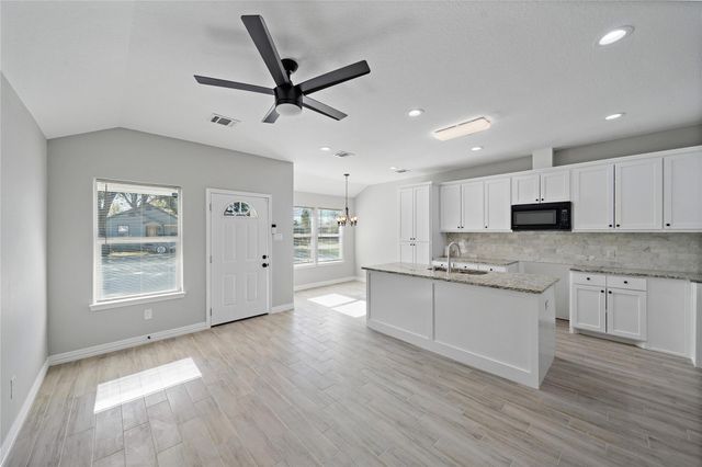 3425 Mount Pleasant Street B, Houston, TX 77021