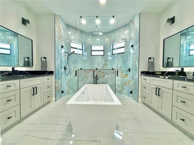 2618 NW 8th TER, Cape Coral, FL 33993