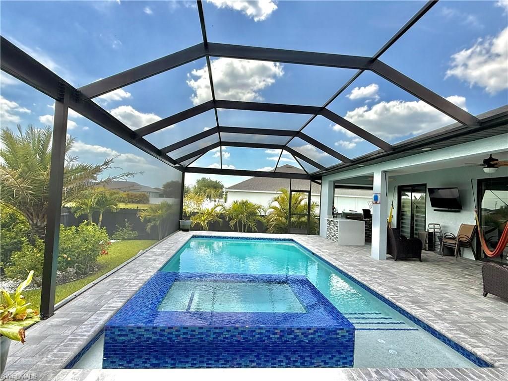 Image 27 of property listing at 2618 NW 8th TER, Cape Coral, FL 33993