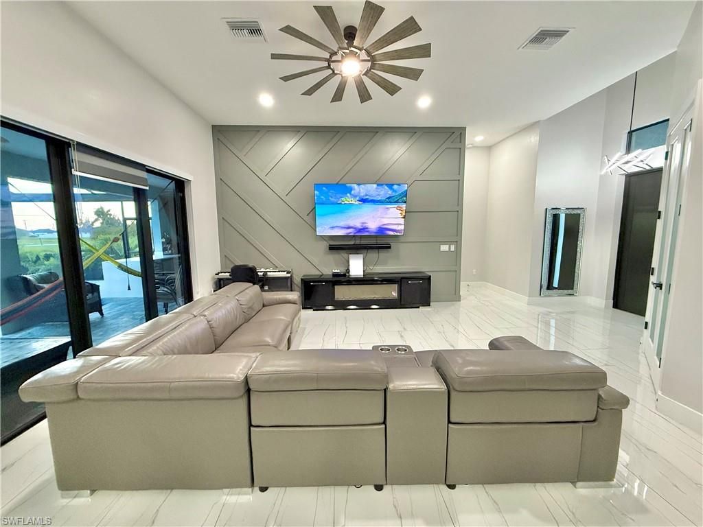 Image 6 of property listing at 2618 NW 8th TER, Cape Coral, FL 33993