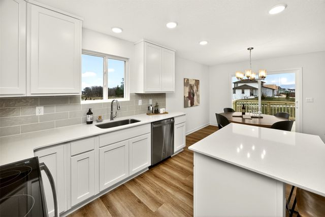 120 NW Rolling Circle, Waukee, IA 50263