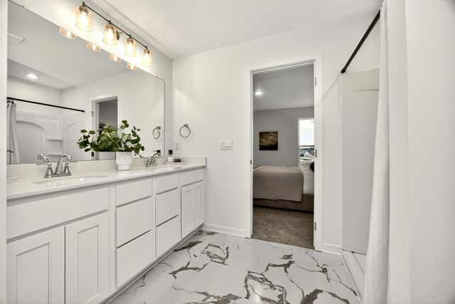 120 NW Rolling Circle, Waukee, IA 50263