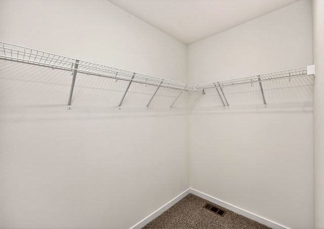 120 NW Rolling Circle, Waukee, IA 50263