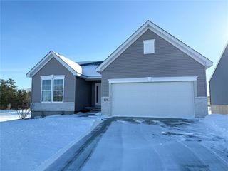 120 NW Rolling Circle, Waukee, IA 50263