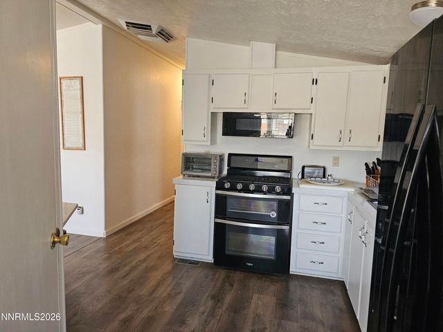 557 E Us Highway 95A, Yerington, NV 89447