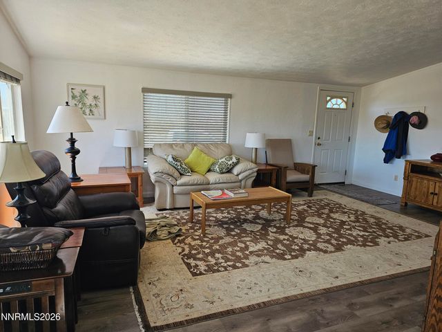 557 E Us Highway 95A, Yerington, NV 89447